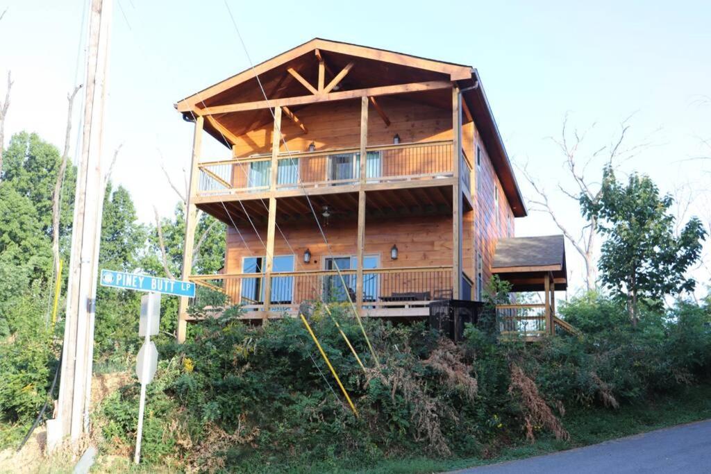Chalet Village- Amazing Mountain Views - Piney Butt Place แกตลิงเบิร์ก ภายนอก รูปภาพ