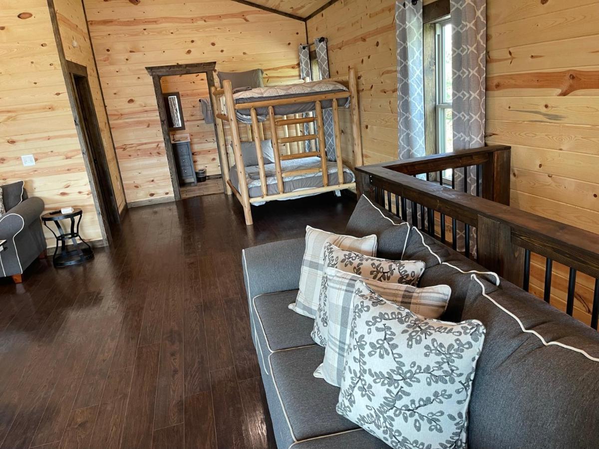 Chalet Village- Amazing Mountain Views - Piney Butt Place แกตลิงเบิร์ก ภายนอก รูปภาพ