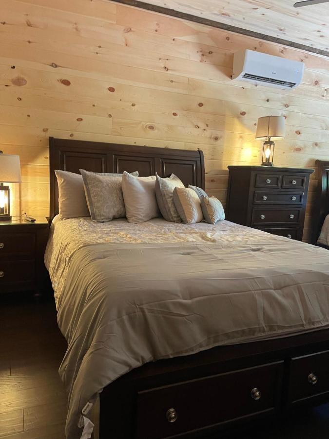 Chalet Village- Amazing Mountain Views - Piney Butt Place แกตลิงเบิร์ก ภายนอก รูปภาพ