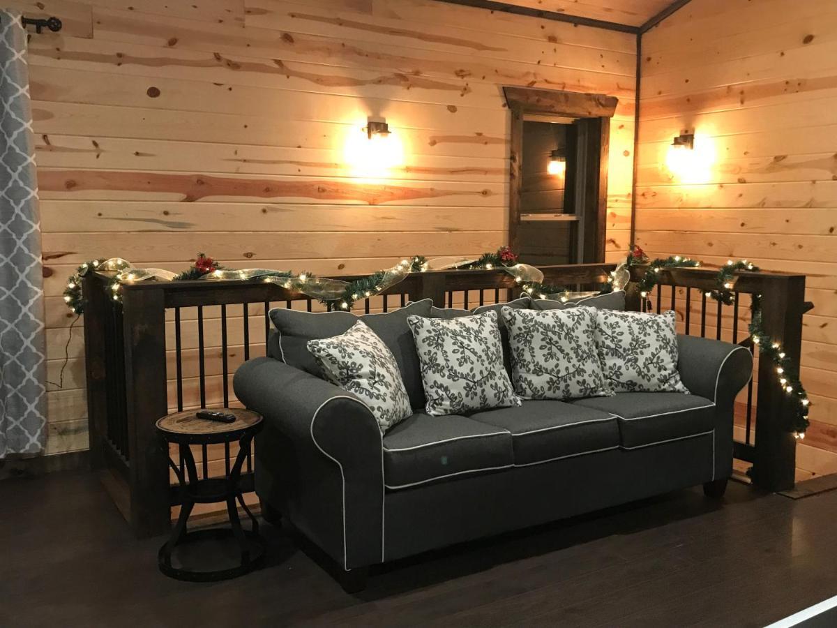 Chalet Village- Amazing Mountain Views - Piney Butt Place แกตลิงเบิร์ก ภายนอก รูปภาพ